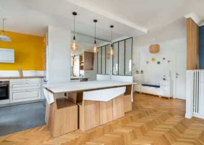 Saint-Cloud-Chaise sous table